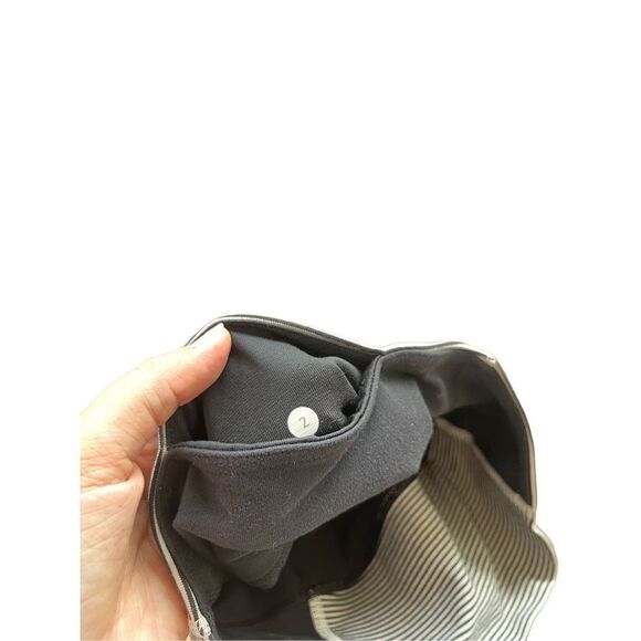 Lululemon Women’s Black Gather & Crow Stripe Leg Slit Crop Leggings Size 2 - Picture 4 of 8